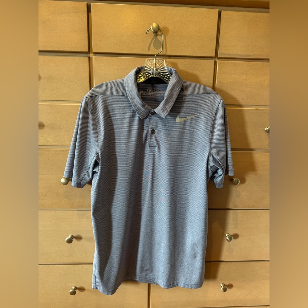 Nike Men's Blue and White Striped  Polo Golf Shirt Size Small.